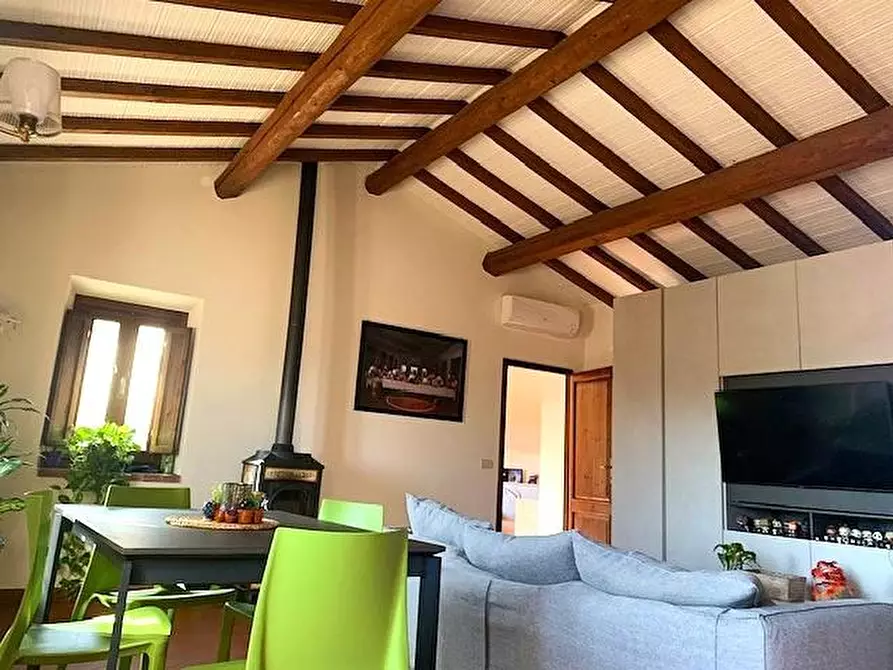 Immagine 5 di Appartamento in vendita  a Massa E Cozzile