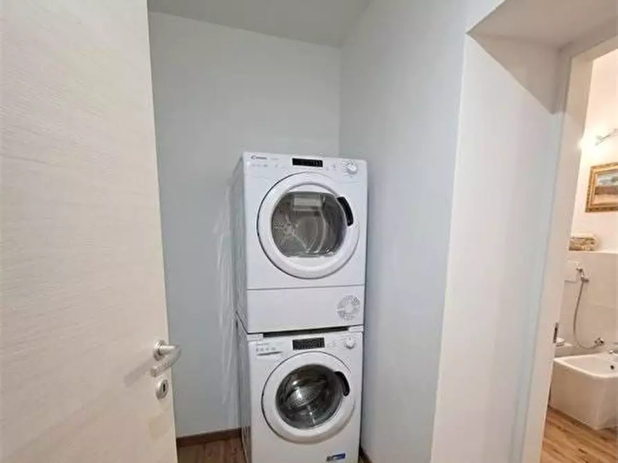 Immagine 10 di Appartamento in vendita  a Pisa