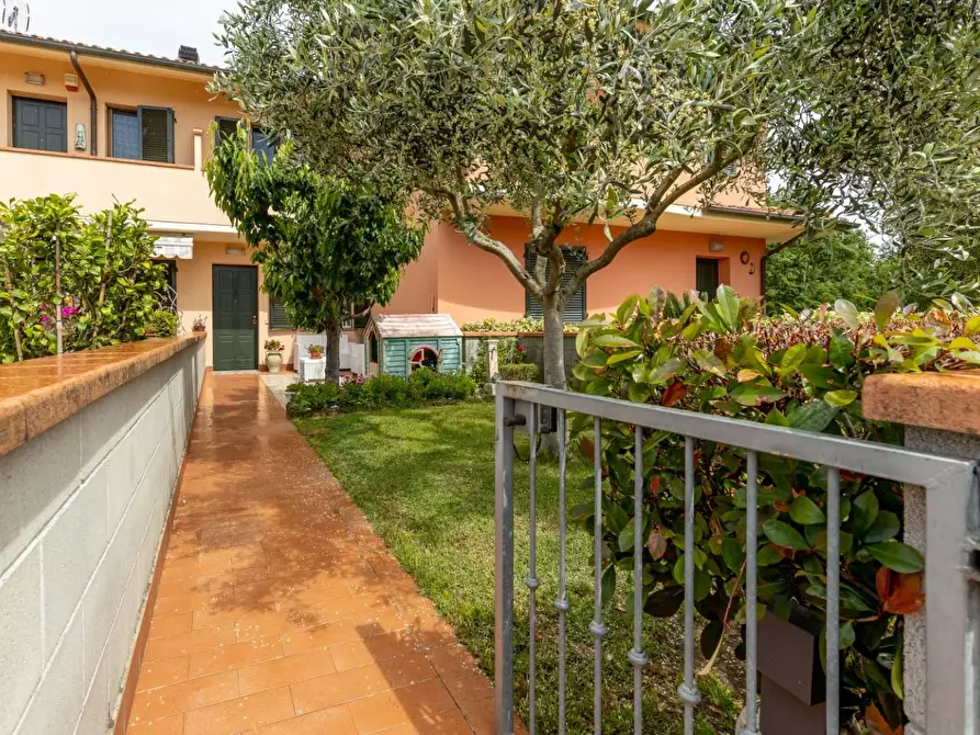 Immagine 2 di Villetta a schiera in vendita  a Santa Maria A Monte