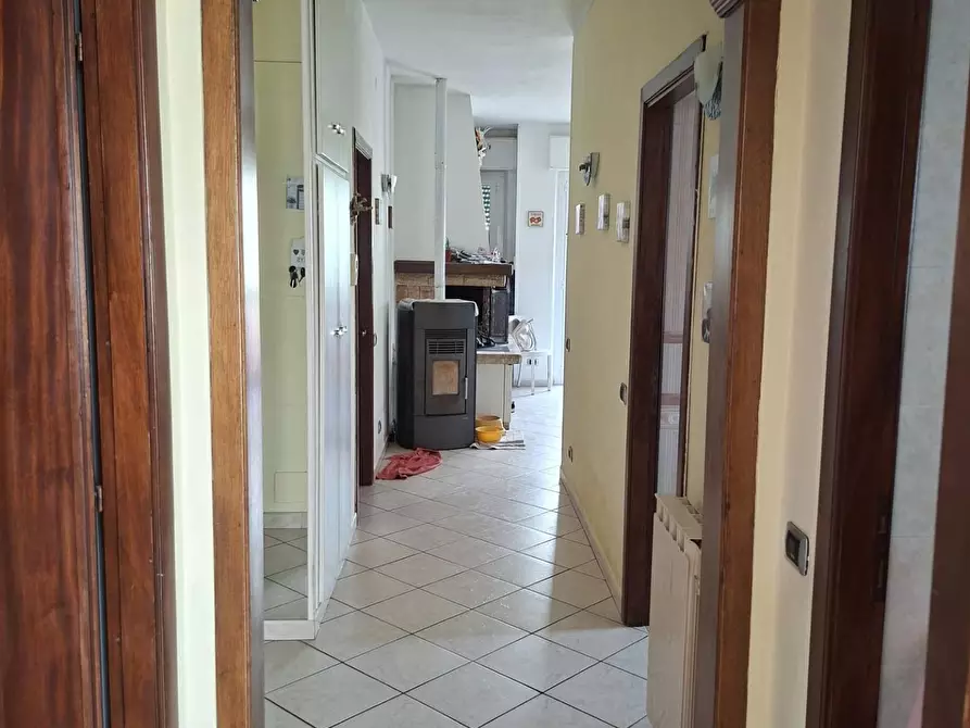 Immagine 8 di Casa trifamiliare in affitto  a Castelnuovo Magra