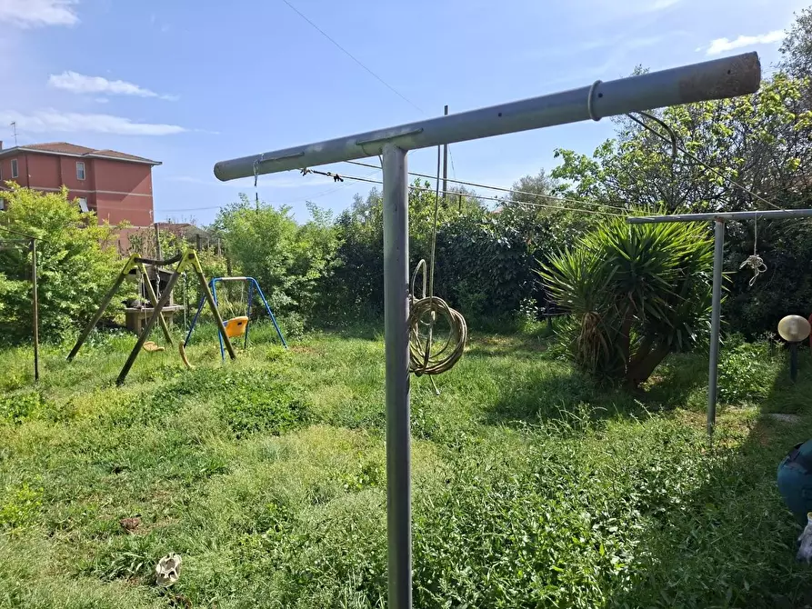 Immagine 1 di Casa trifamiliare in affitto  a Castelnuovo Magra