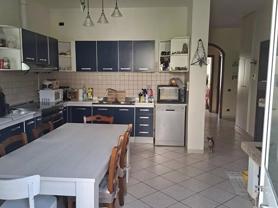 Immagine 11 di Casa trifamiliare in affitto  a Castelnuovo Magra