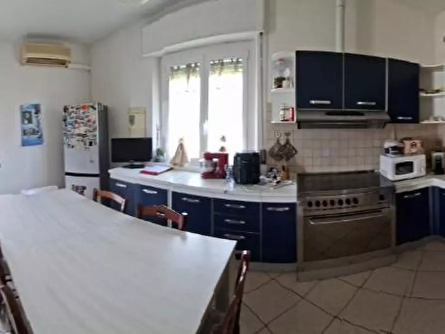 Immagine 25 di Casa trifamiliare in affitto  a Castelnuovo Magra