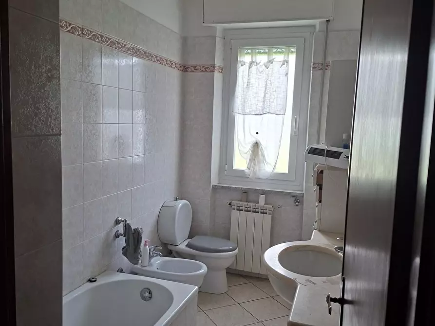 Immagine 19 di Casa trifamiliare in affitto  a Castelnuovo Magra