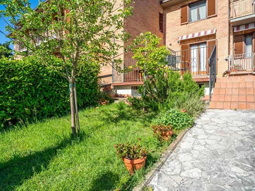 Immagine 3 di Villetta a schiera in vendita  a Monteriggioni