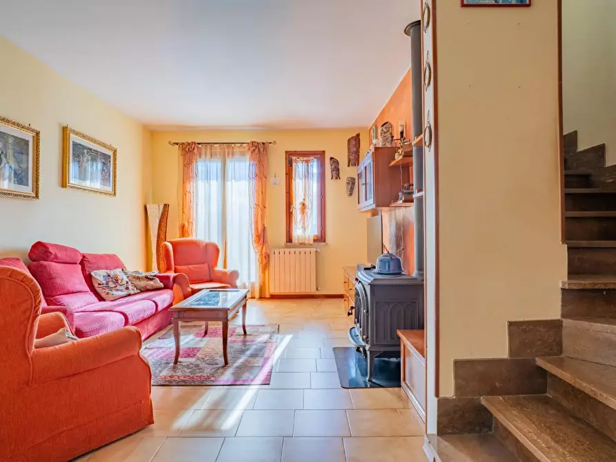 Immagine 11 di Villetta a schiera in vendita  a Monteriggioni