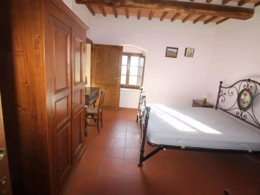 Immagine 11 di Casa colonica in vendita  a Casole D'elsa