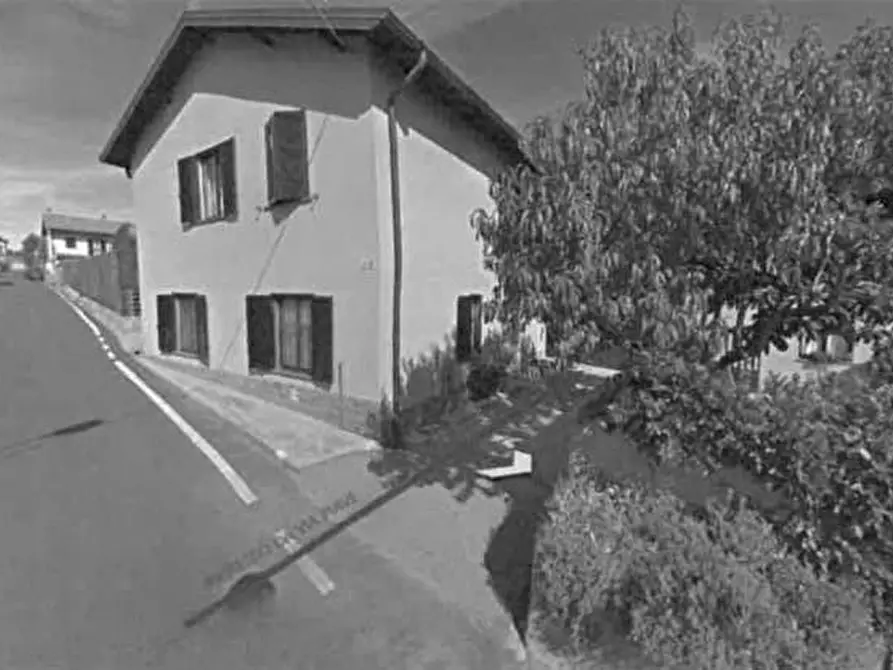 Immagine 1 di Casa indipendente in vendita  a Sesto Calende