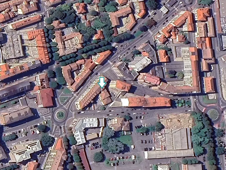 Immagine 2 di Garage in vendita  a Tortona