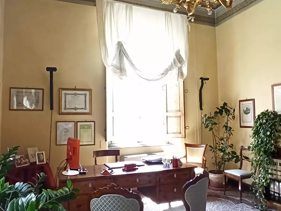 Immagine 1 di Appartamento in vendita  a Lucca