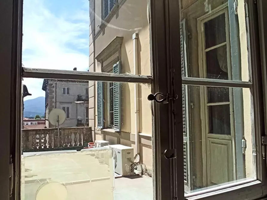 Immagine 6 di Appartamento in vendita  a Lucca