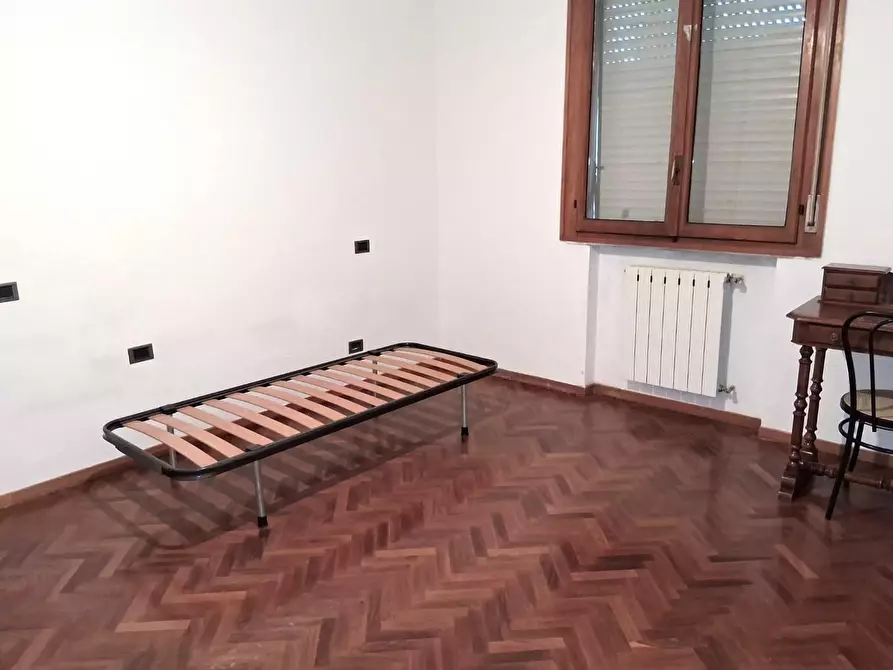 Immagine 9 di Appartamento in vendita  a Lucca