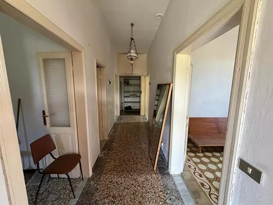 Immagine 1 di Casa semindipendente in vendita  a Ortonovo