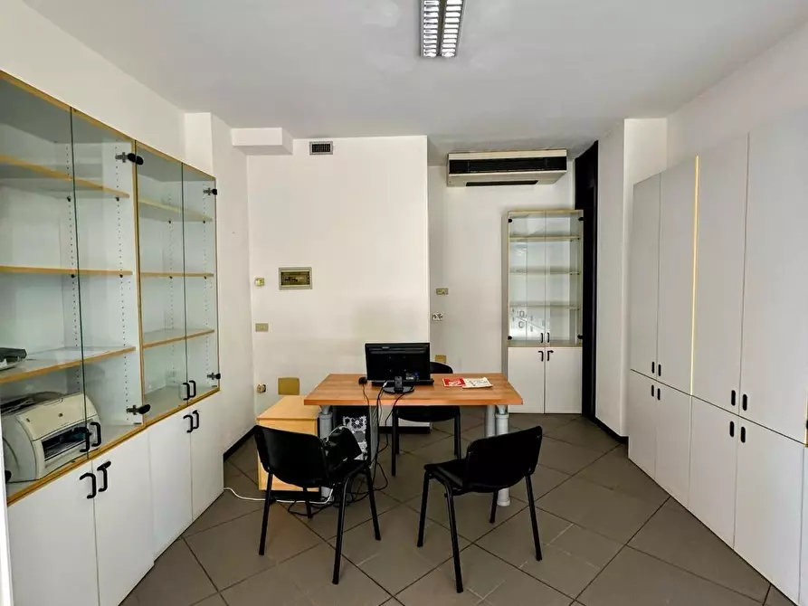 Immagine 17 di Ufficio in vendita  a Campiglia Marittima
