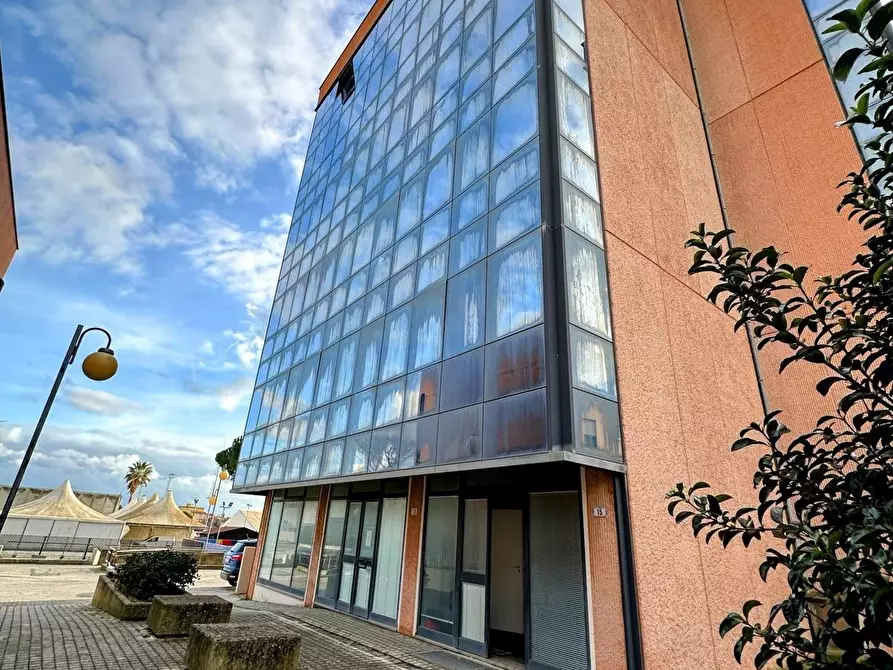 Immagine 1 di Ufficio in vendita  a Campiglia Marittima
