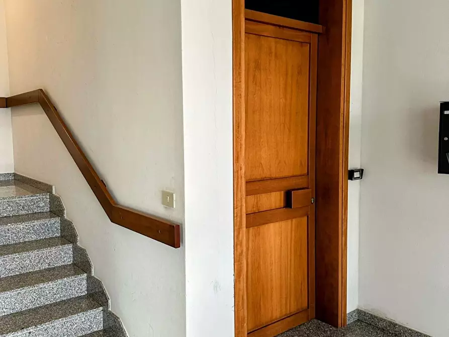 Immagine 10 di Ufficio in vendita  a Campiglia Marittima