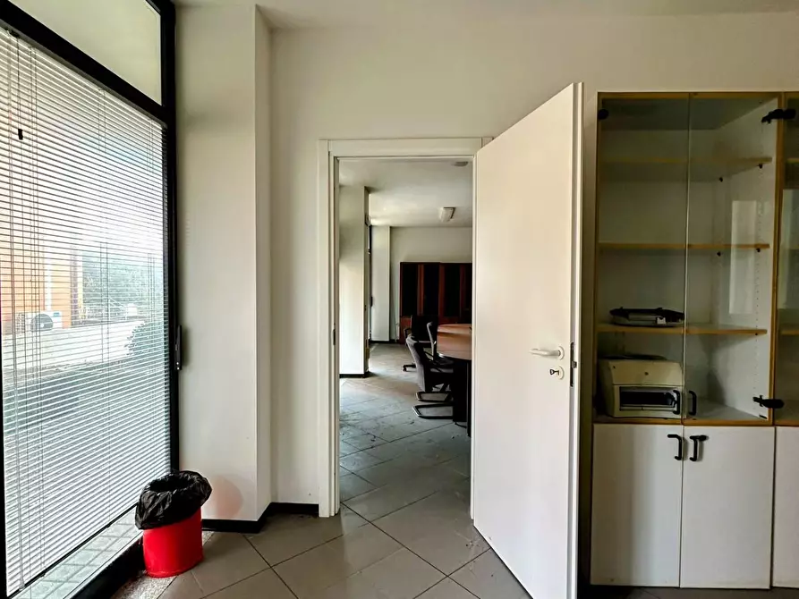 Immagine 7 di Ufficio in vendita  a Campiglia Marittima