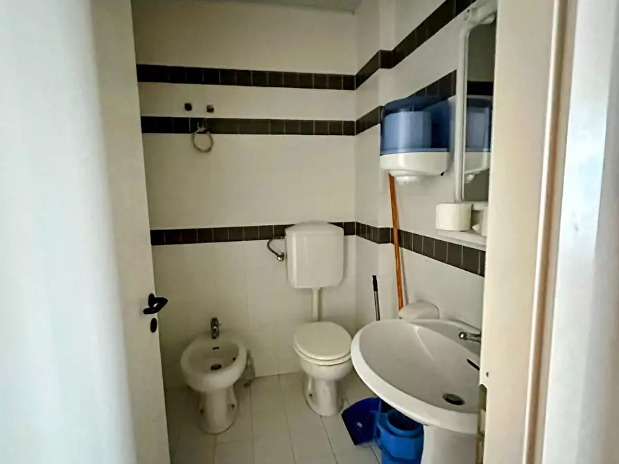 Immagine 12 di Ufficio in vendita  a Campiglia Marittima