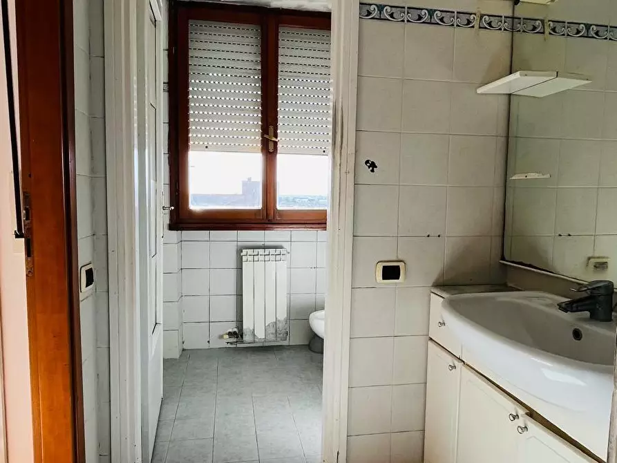 Immagine 9 di Appartamento in vendita  a Pontedera