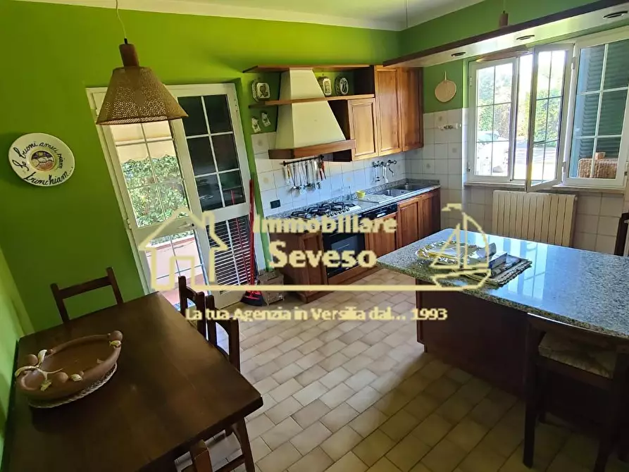 Immagine 9 di Casa bifamiliare in affitto  a Forte Dei Marmi