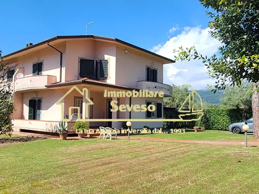 Immagine 1 di Casa bifamiliare in affitto  a Forte Dei Marmi