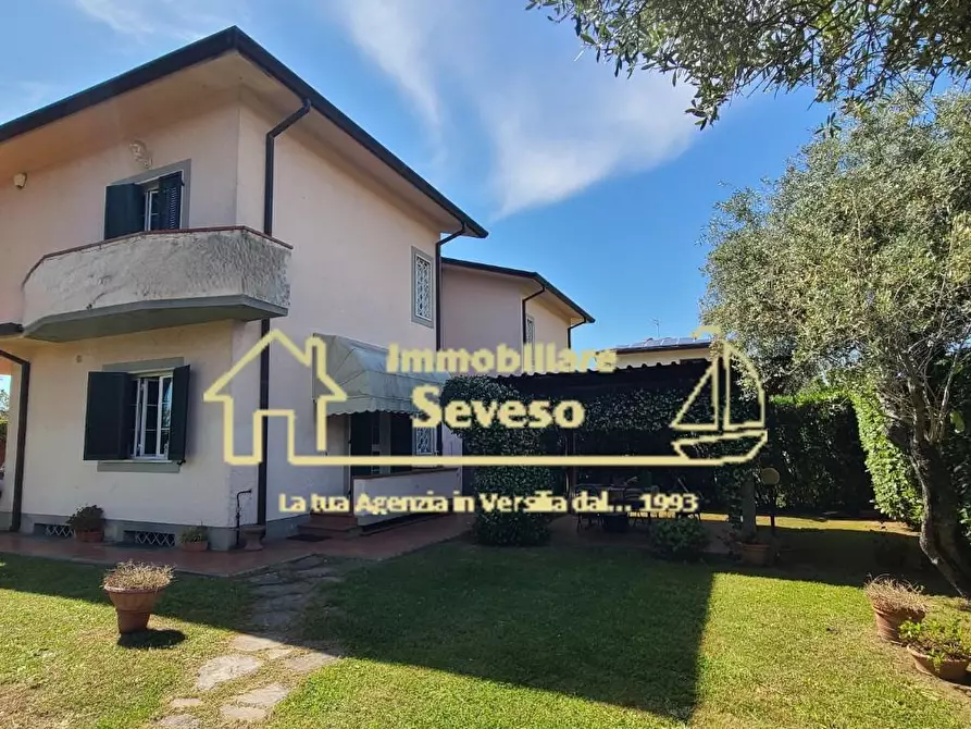 Immagine 3 di Casa bifamiliare in affitto  a Forte Dei Marmi