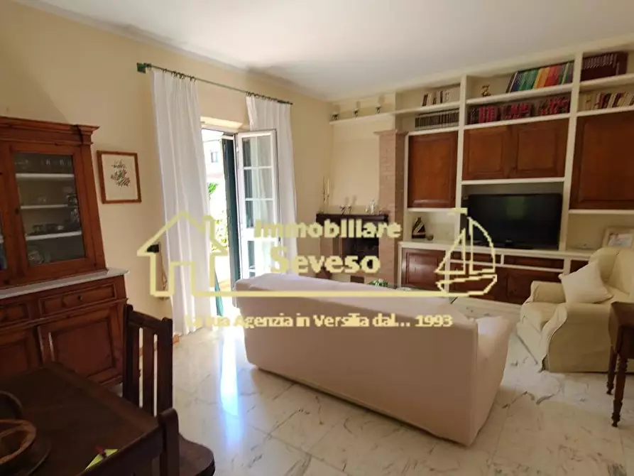 Immagine 5 di Casa bifamiliare in affitto  a Forte Dei Marmi