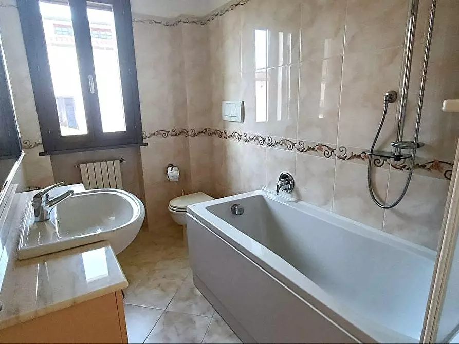 Immagine 15 di Casa bifamiliare in vendita  a Fucecchio