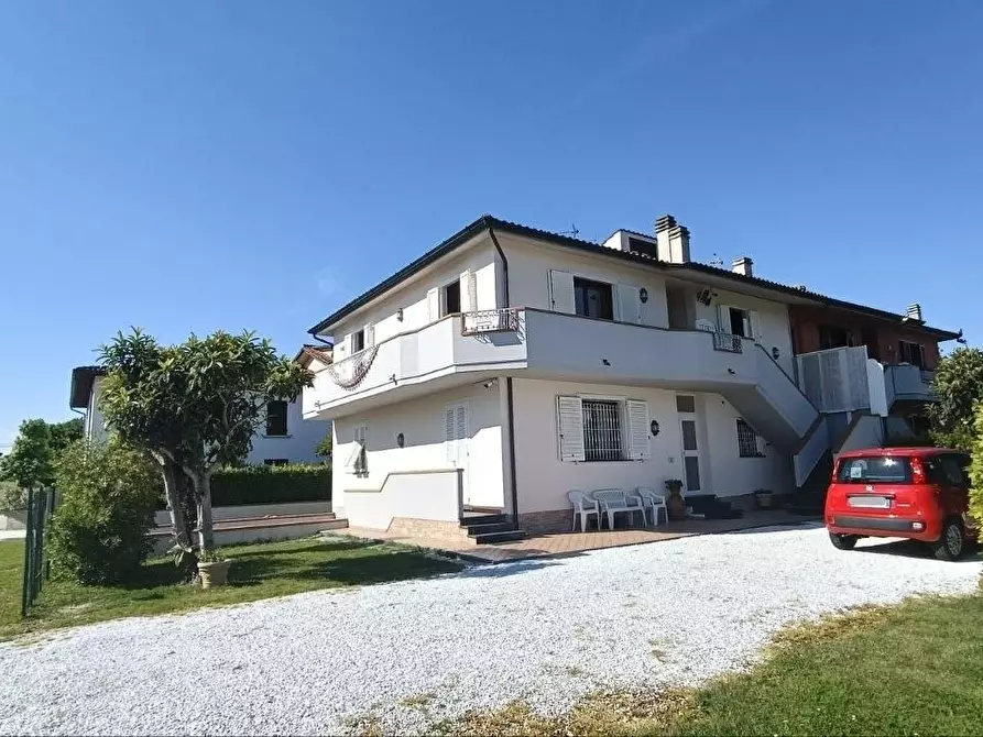Immagine 1 di Casa bifamiliare in vendita  a Fucecchio