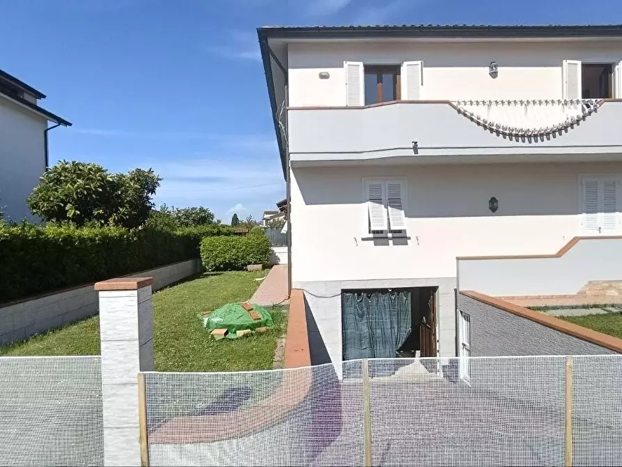Immagine 32 di Casa bifamiliare in vendita  a Fucecchio