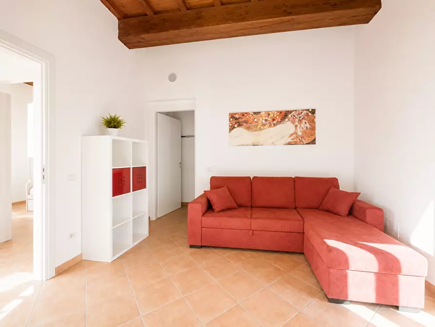 Immagine 2 di Appartamento in vendita  a Cascina