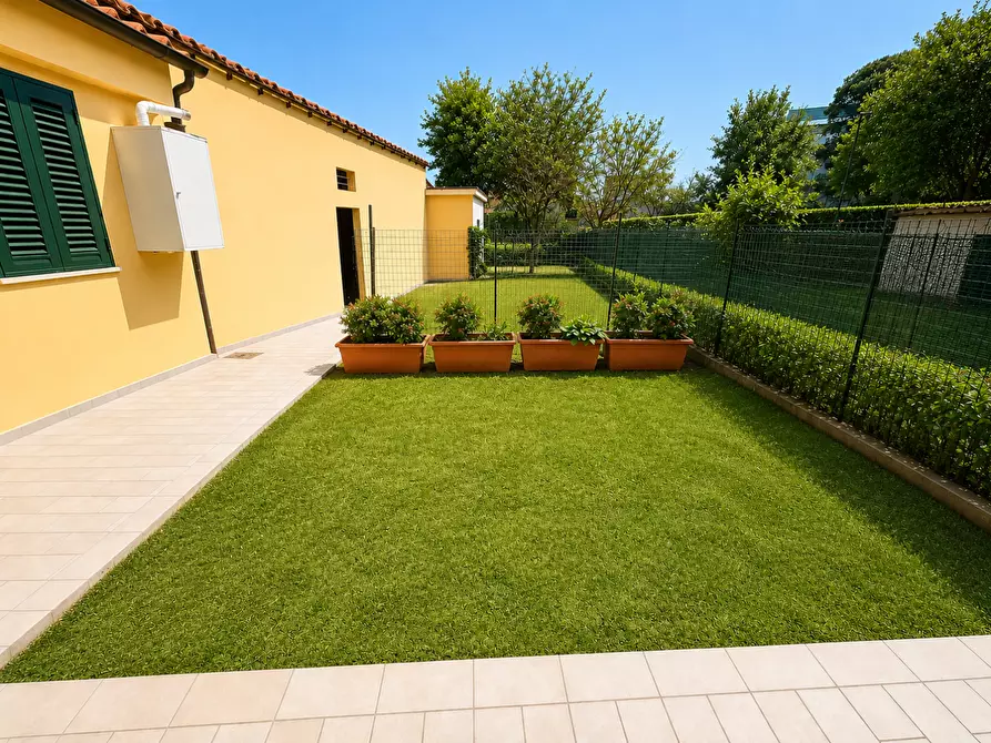 Immagine 1 di Appartamento in vendita  a Pontedera
