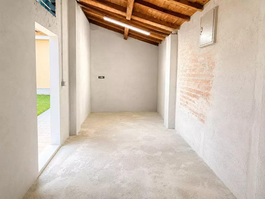 Immagine 12 di Appartamento in vendita  a Pontedera