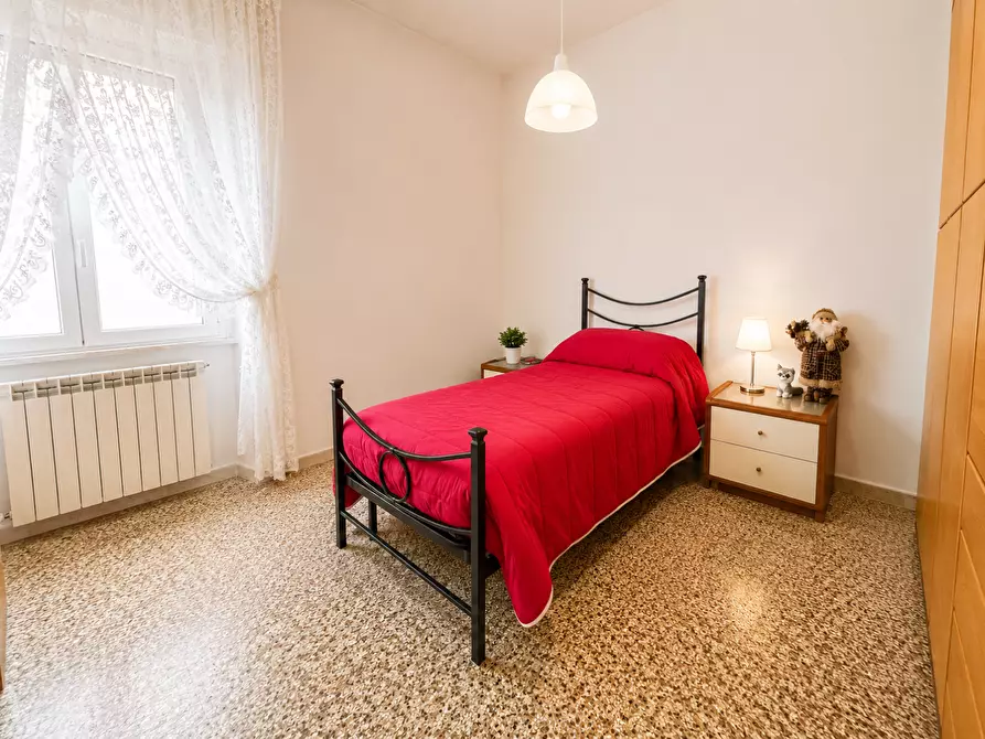 Immagine 17 di Appartamento in vendita  a Massa