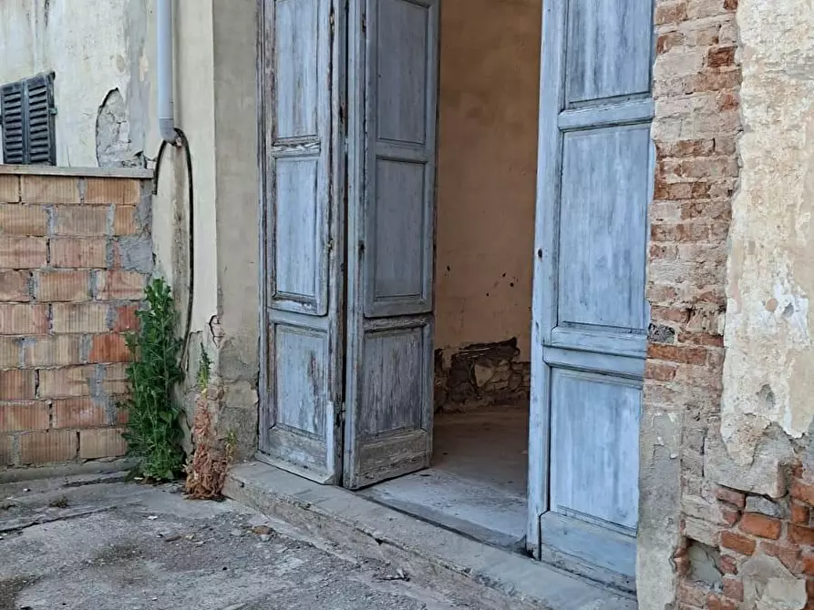 Immagine 3 di Garage in vendita  a Terricciola