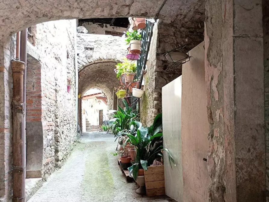 Immagine 23 di Casa semindipendente in vendita  a Villafranca In Lunigiana