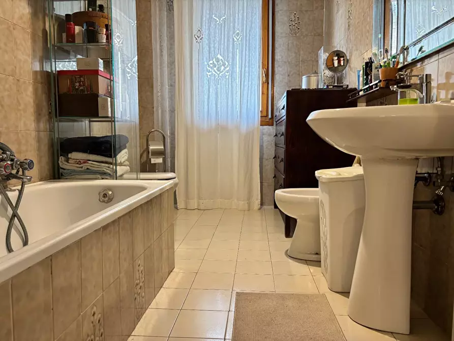 Immagine 9 di Appartamento in vendita  a Pontedera