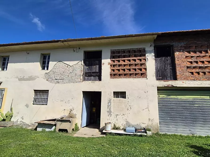 Immagine 5 di Rustico / casale in vendita  a Camaiore