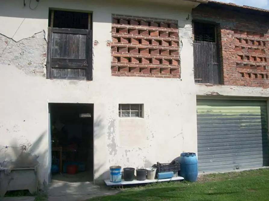 Immagine 4 di Rustico / casale in vendita  a Camaiore