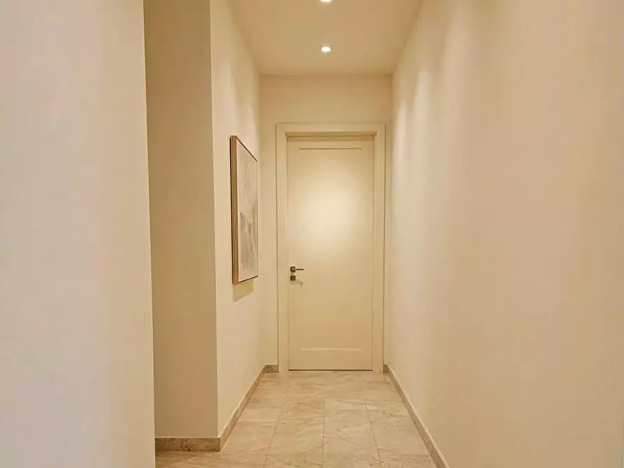 Immagine 4 di Appartamento in vendita  a Viareggio