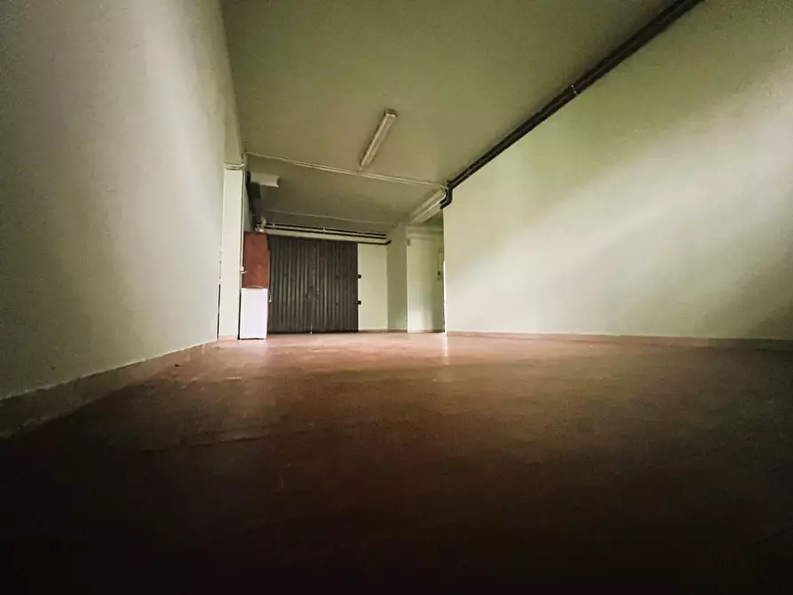 Immagine 6 di Magazzino in vendita  a Borgo A Mozzano