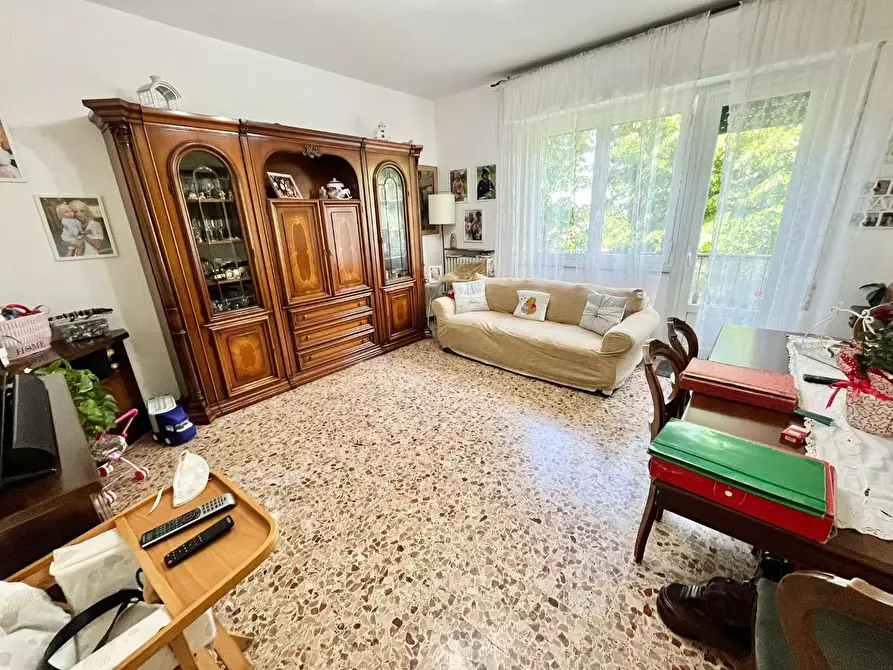 Immagine 1 di Appartamento in vendita  a Massa
