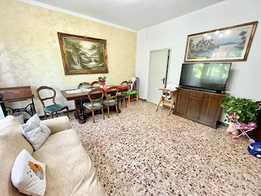 Immagine 8 di Appartamento in vendita  a Massa