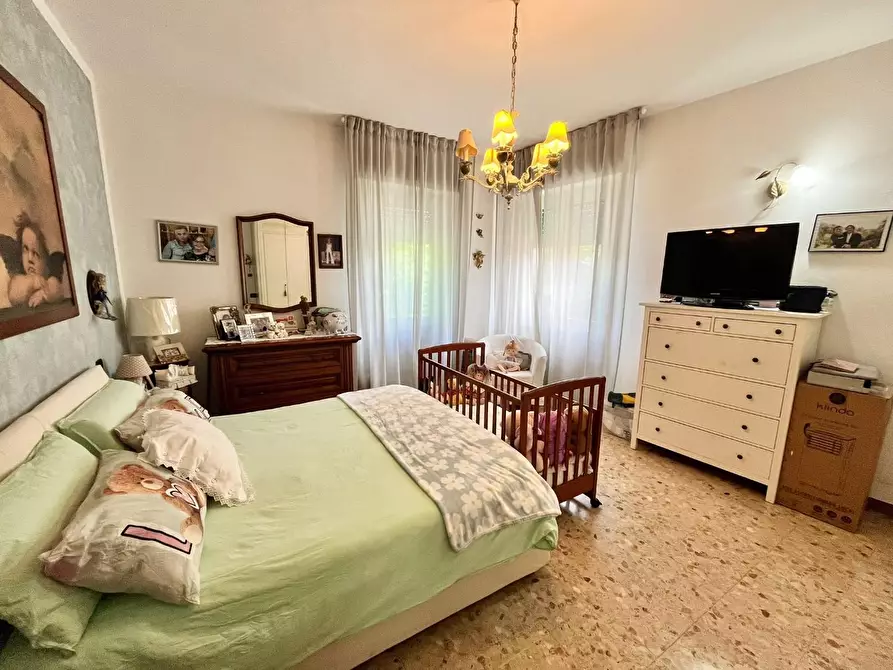 Immagine 18 di Appartamento in vendita  a Massa