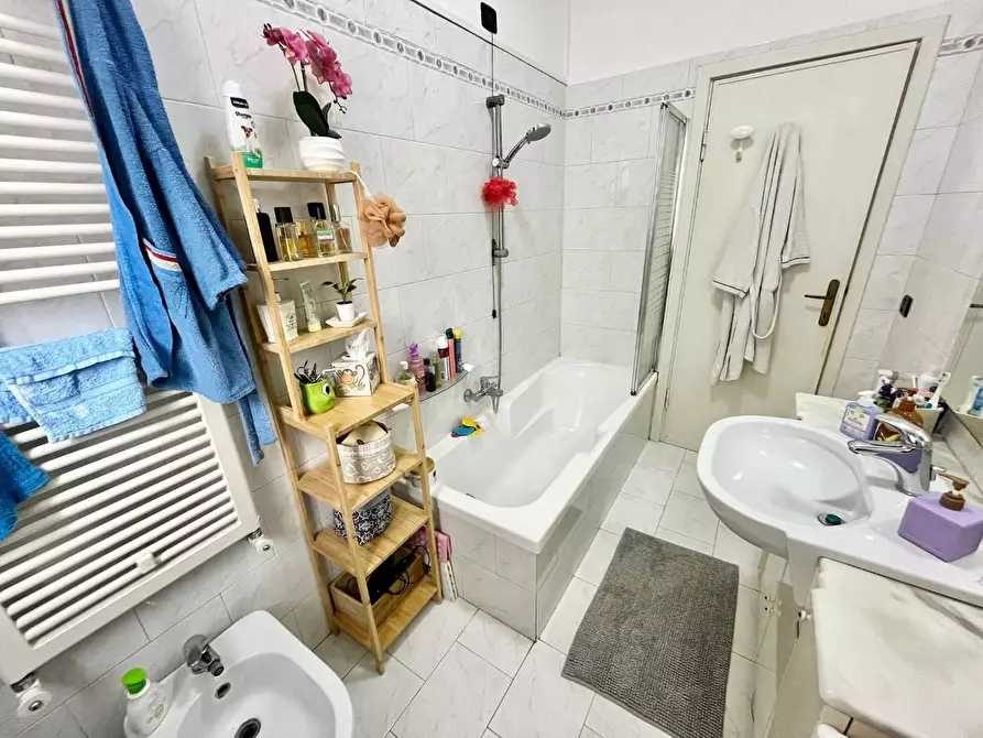 Immagine 15 di Appartamento in vendita  a Massa