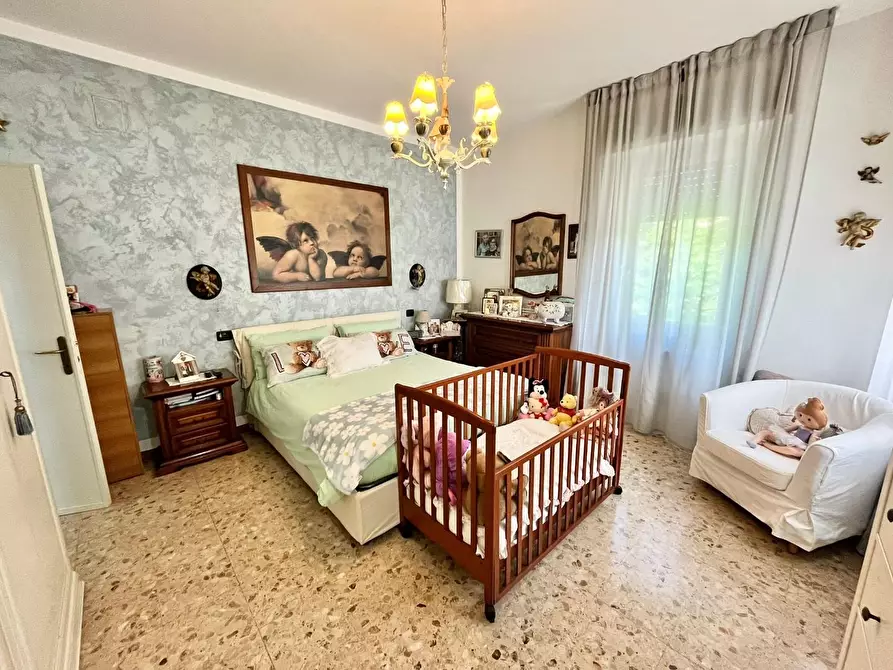 Immagine 11 di Appartamento in vendita  a Massa