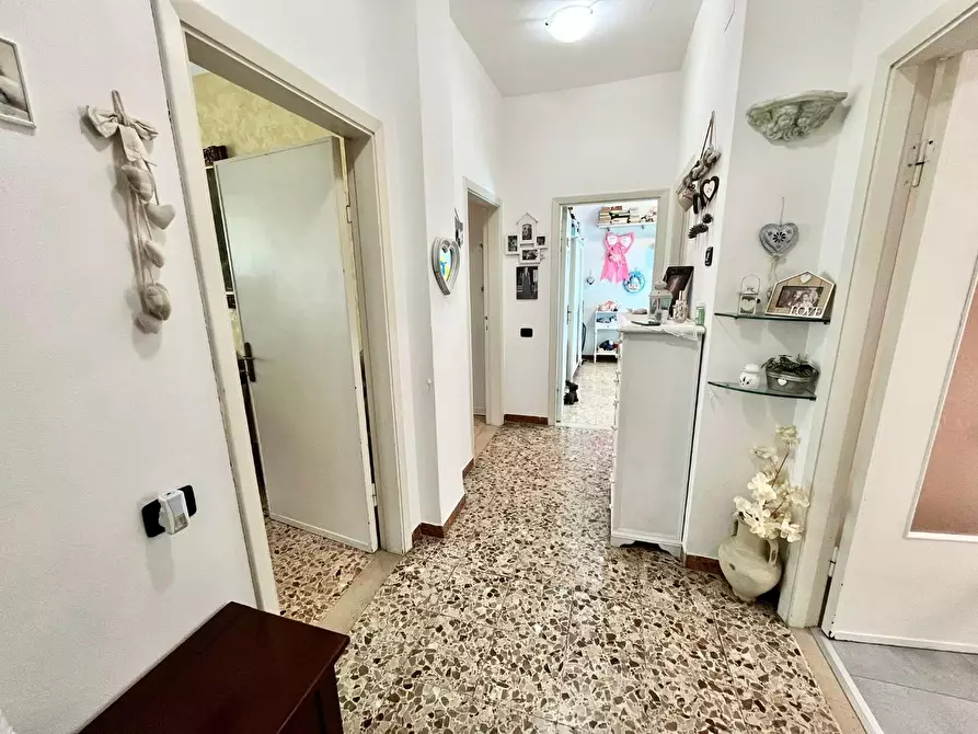 Immagine 7 di Appartamento in vendita  a Massa
