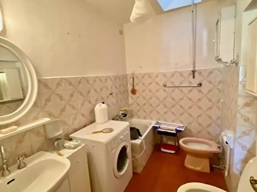 Immagine 18 di Appartamento in vendita  a Massa E Cozzile