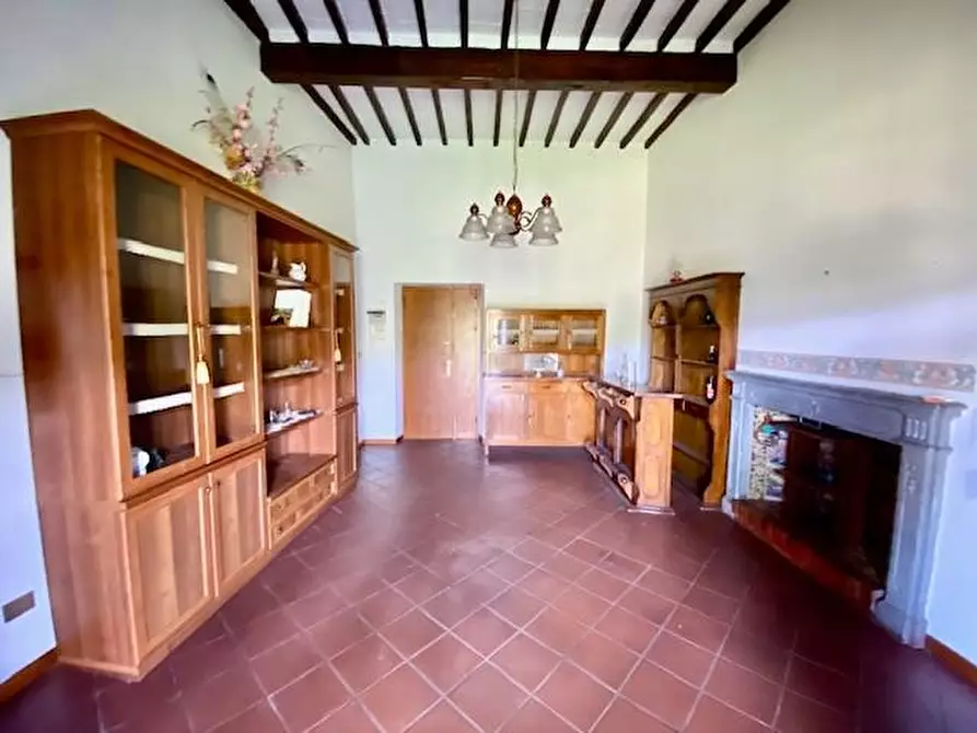 Immagine 4 di Appartamento in vendita  a Massa E Cozzile