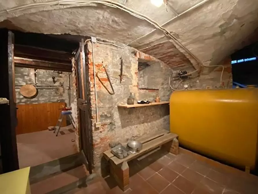 Immagine 43 di Appartamento in vendita  a Massa E Cozzile